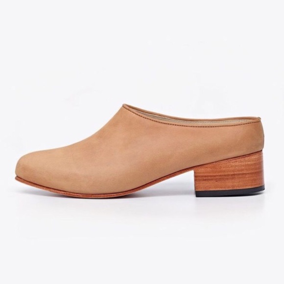 Nisolo Shoes - Nisolo Sofia slip-in’s in sand